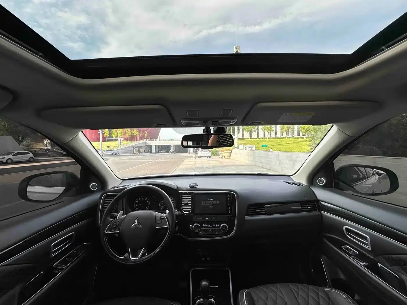 Outlander 2021 2.4L AWD Dynamic Edition 5-seater — миниатюра 6