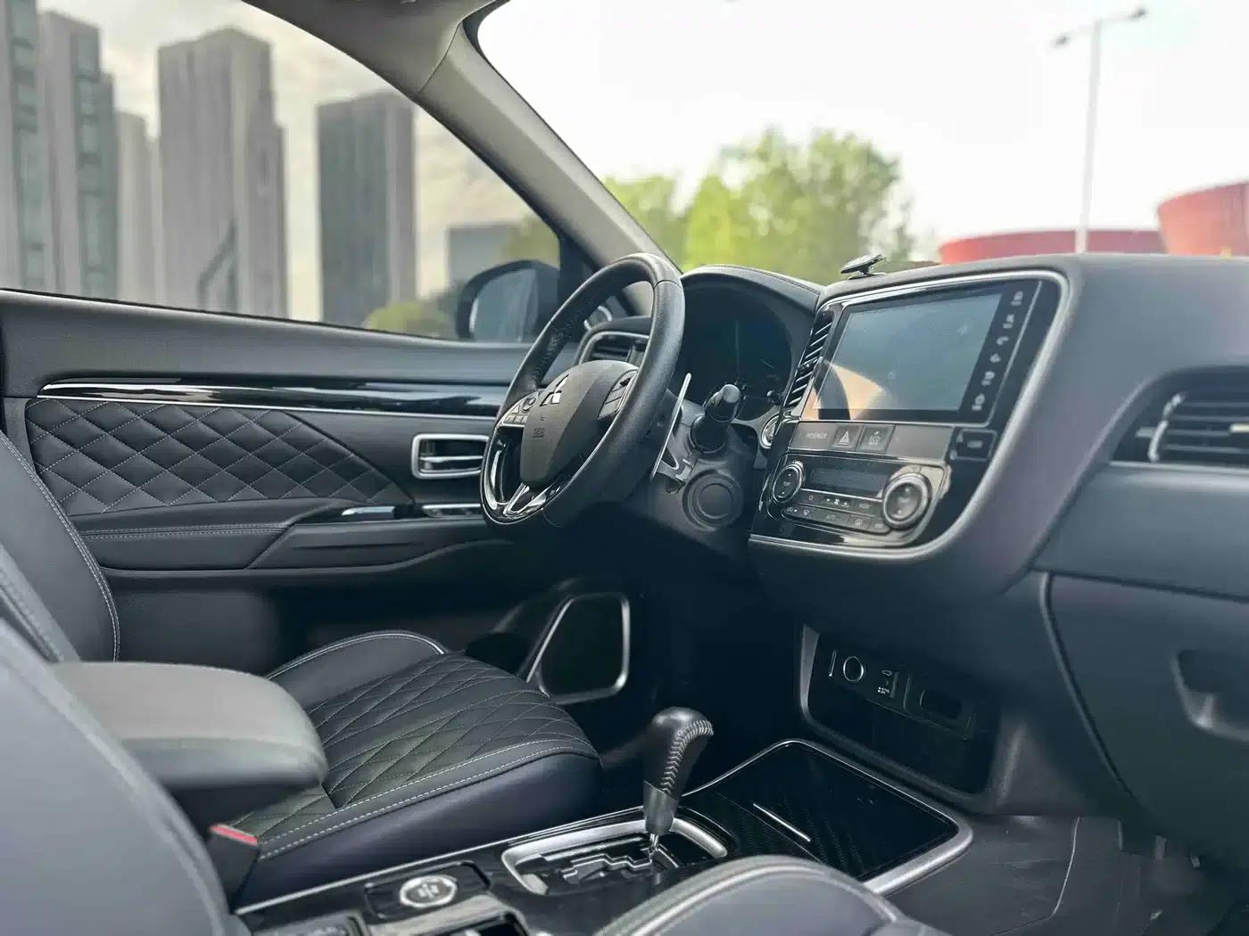 Outlander 2021 2.4L AWD Dynamic Edition 5-seater — миниатюра 10