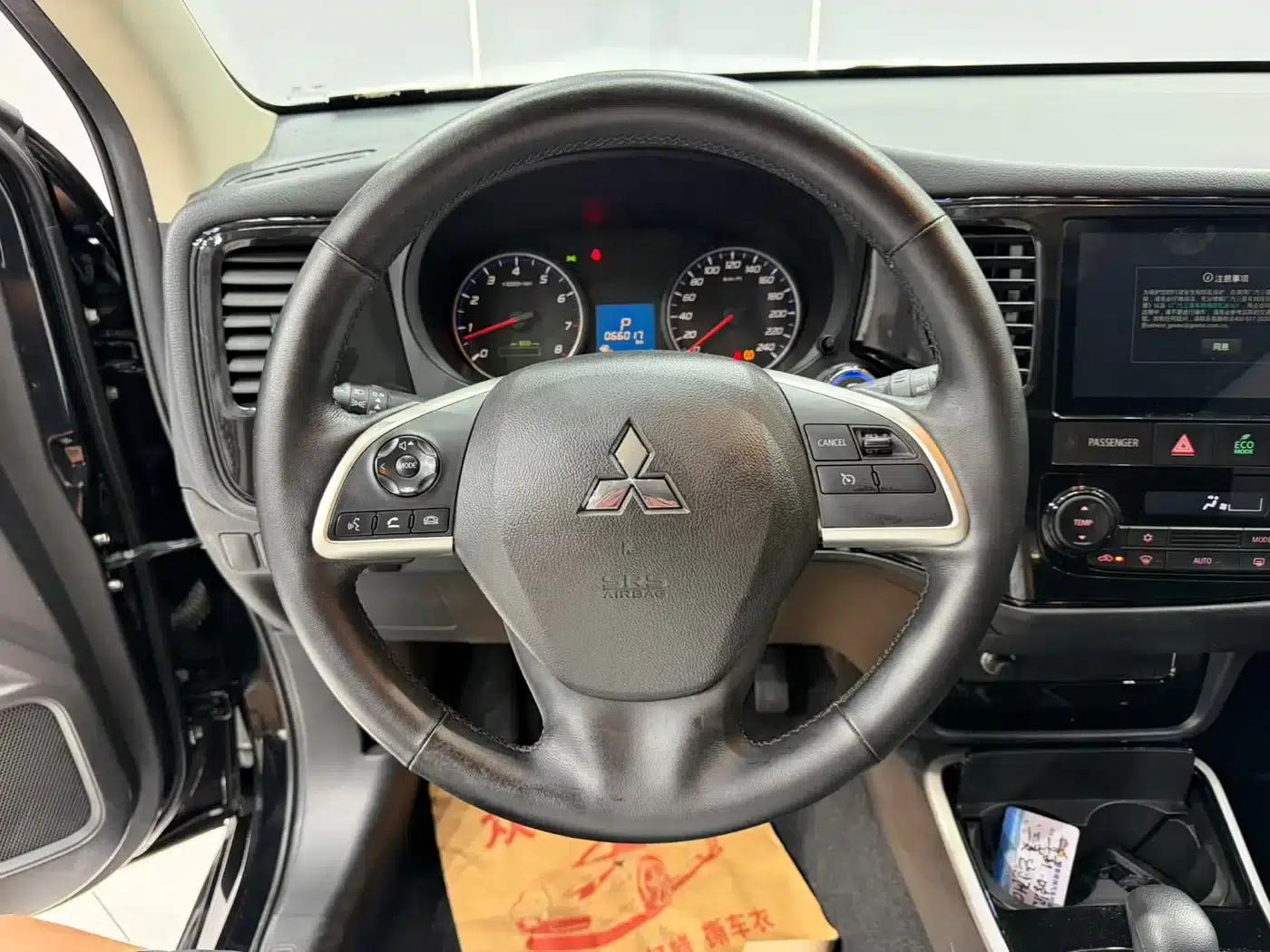 Outlander 2021 Facelift 2.0L 2WD Comfortline 5-Seater — миниатюра 11