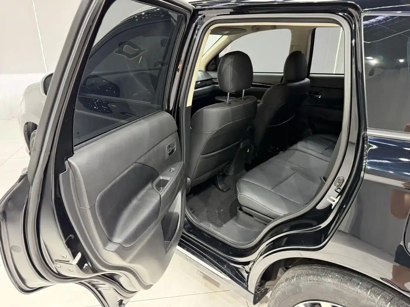 Outlander 2021 Facelift 2.0L 2WD Comfortline 5-Seater — миниатюра 16