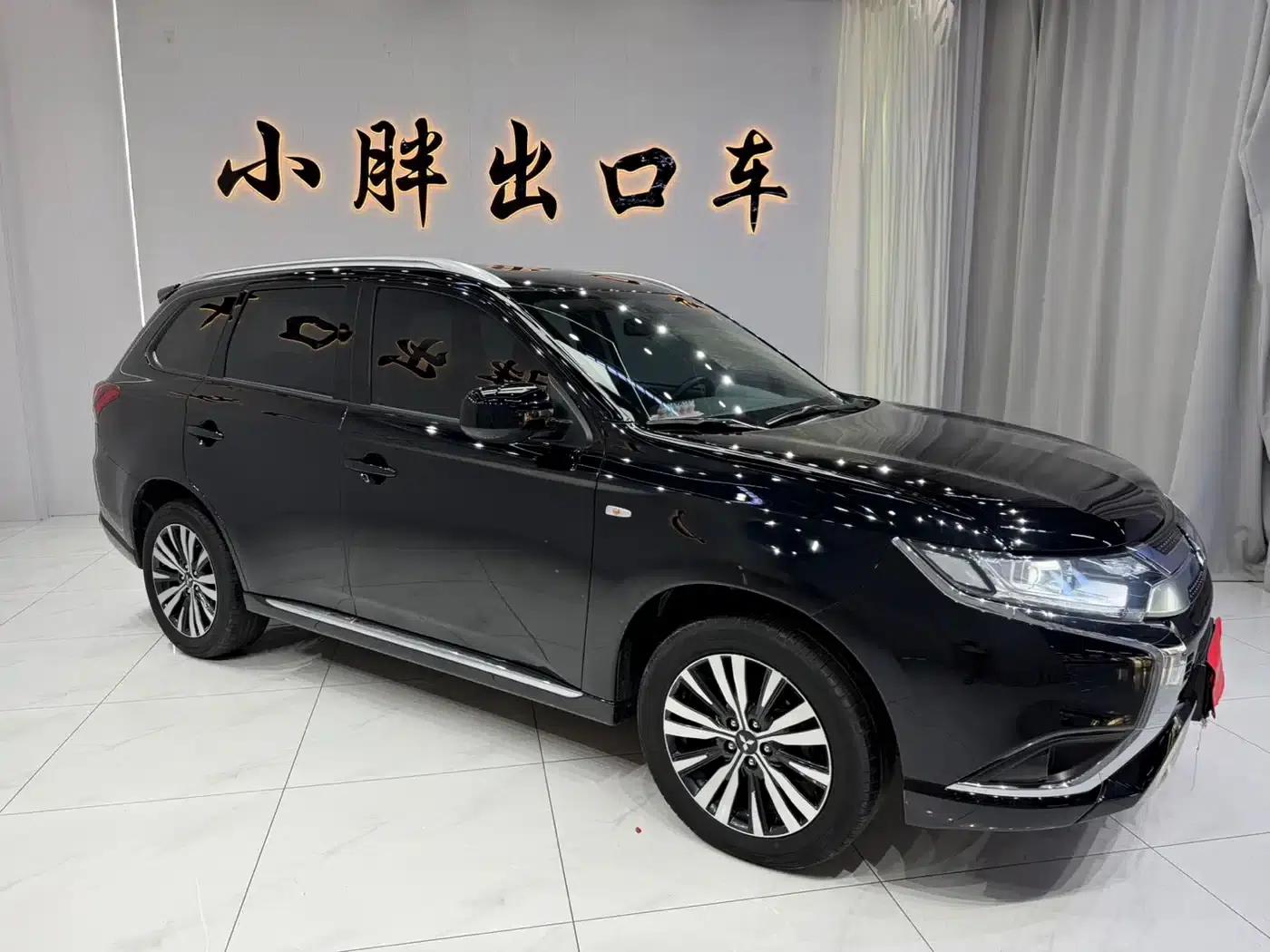 Outlander 2021 Facelift 2.0L 2WD Comfortline 5-Seater — миниатюра 3