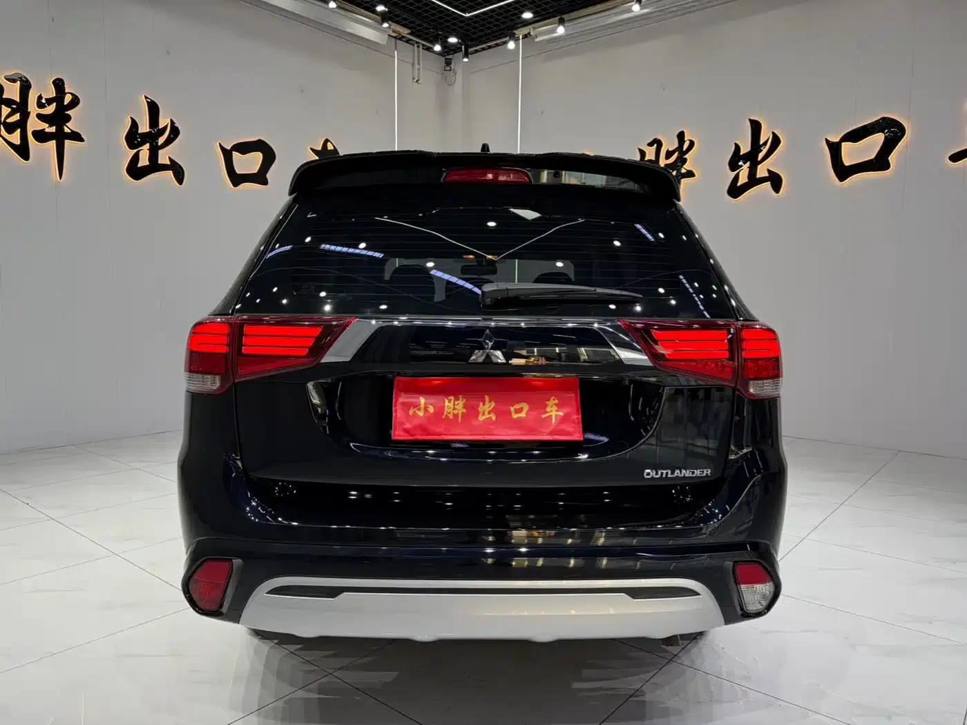 Outlander 2021 Facelift 2.0L 2WD Comfortline 5-Seater — миниатюра 5