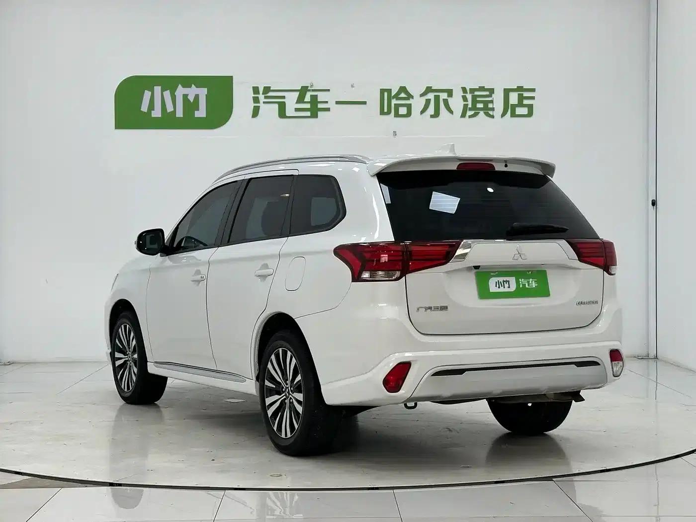 Outlander 2021 Facelift 2.0L 2WD Enjoy Edition 5-Seater — миниатюра 4