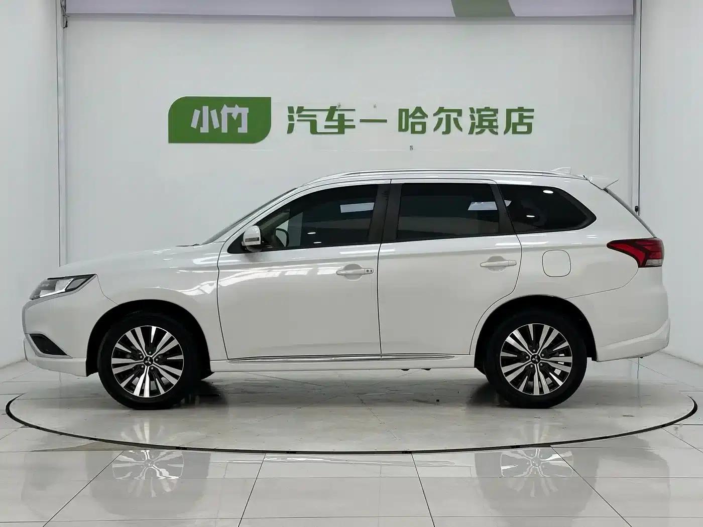 Outlander 2021 Facelift 2.0L 2WD Enjoy Edition 5-Seater — миниатюра 5