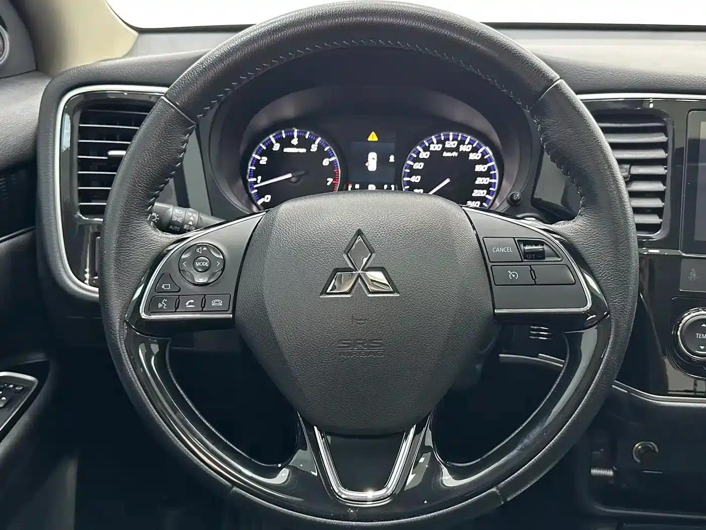 Outlander 2021 2.0L 2WD Dynamic Edition 5-seater — миниатюра 12