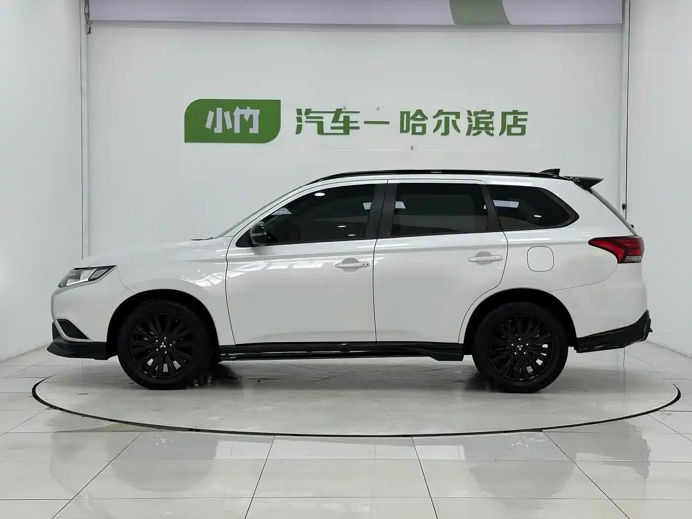 Outlander 2021 2.0L 2WD Dynamic Edition 5-seater — миниатюра 5