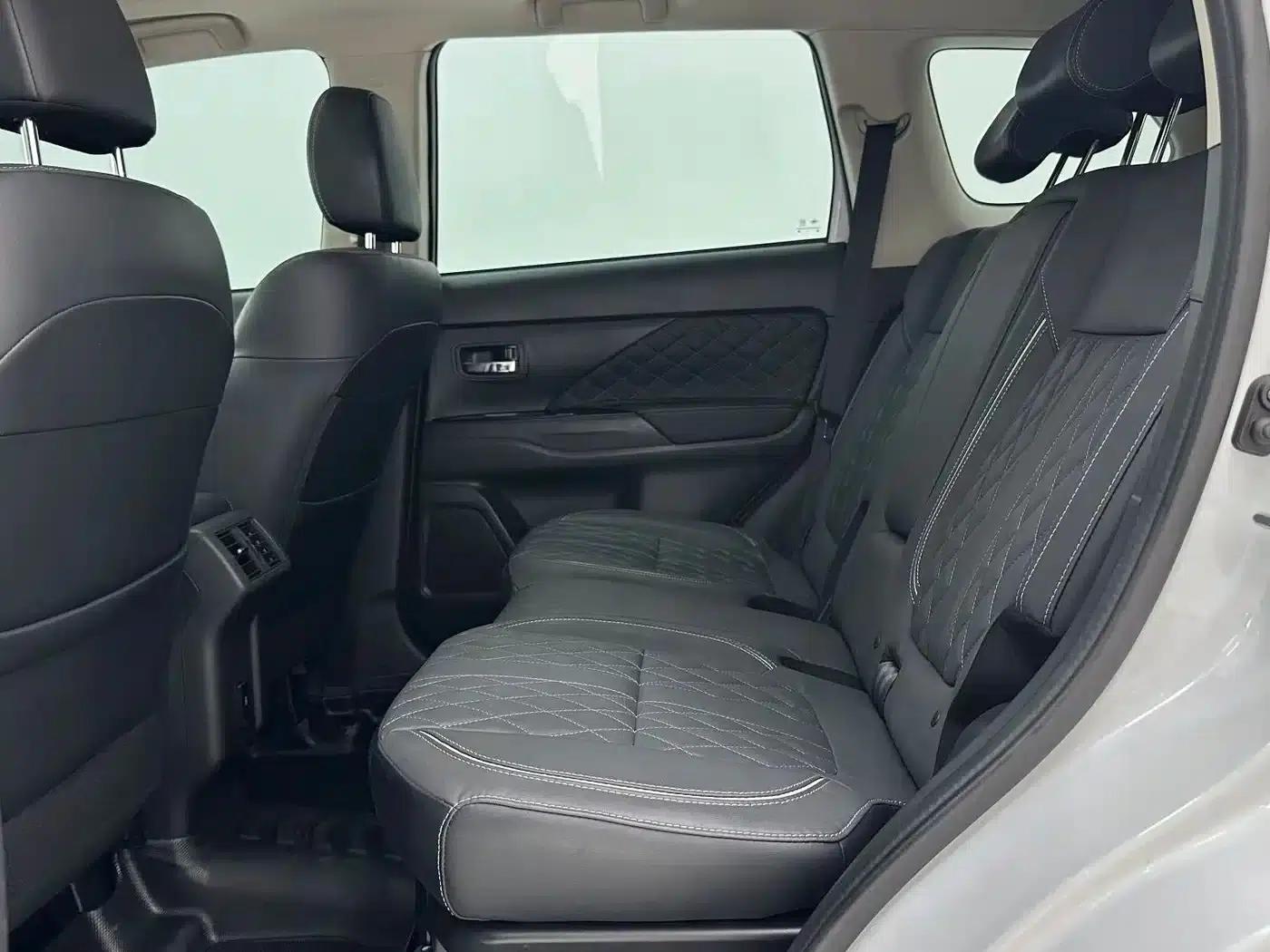 Outlander 2021 2.0L 2WD Dynamic Edition 5-seater — миниатюра 8