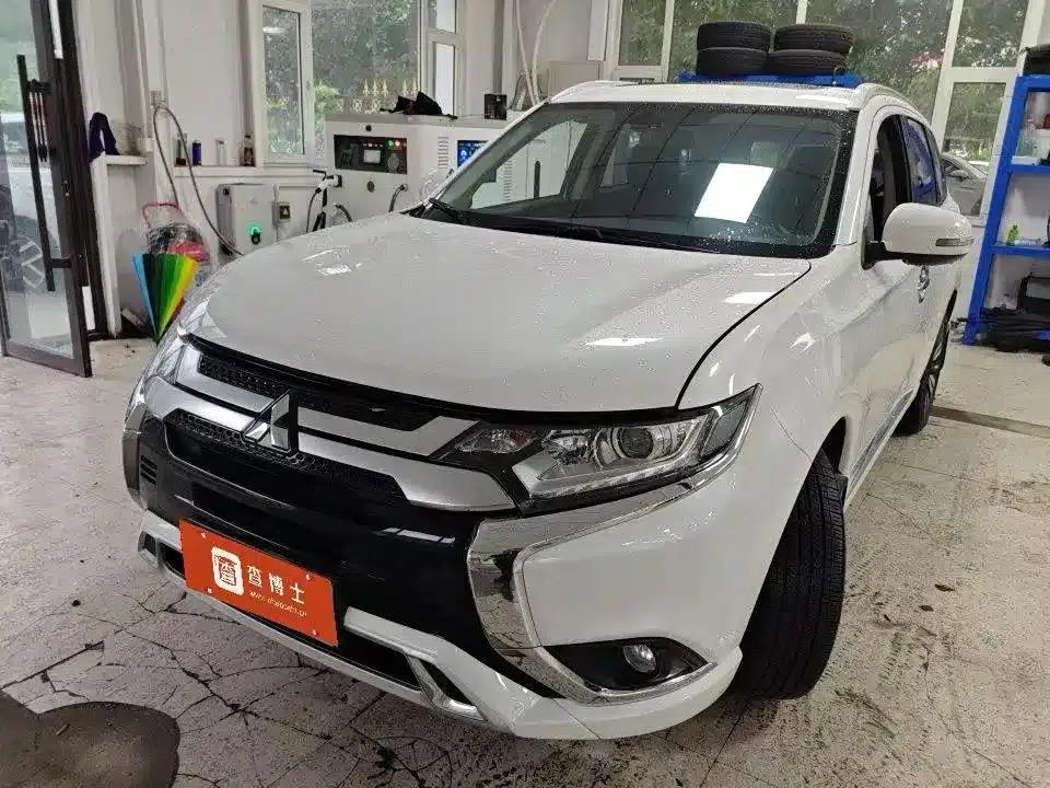 Outlander 2021 Facelift 2.0L 2WD Enjoy Edition 7-Seater — миниатюра 1