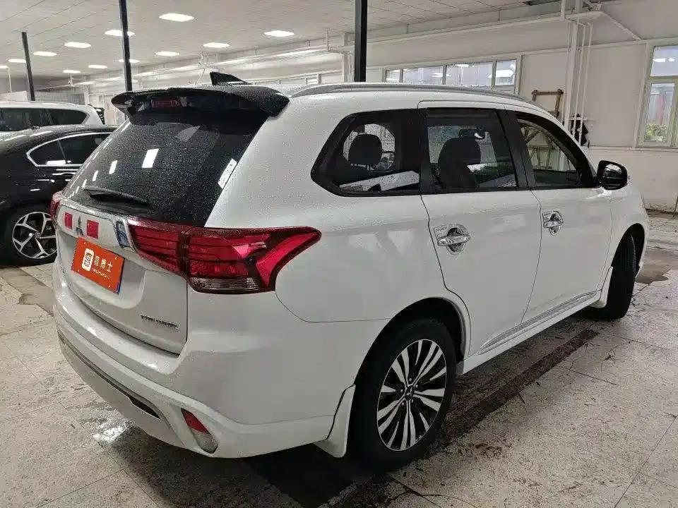 Outlander 2021 Facelift 2.0L 2WD Enjoy Edition 7-Seater — миниатюра 7