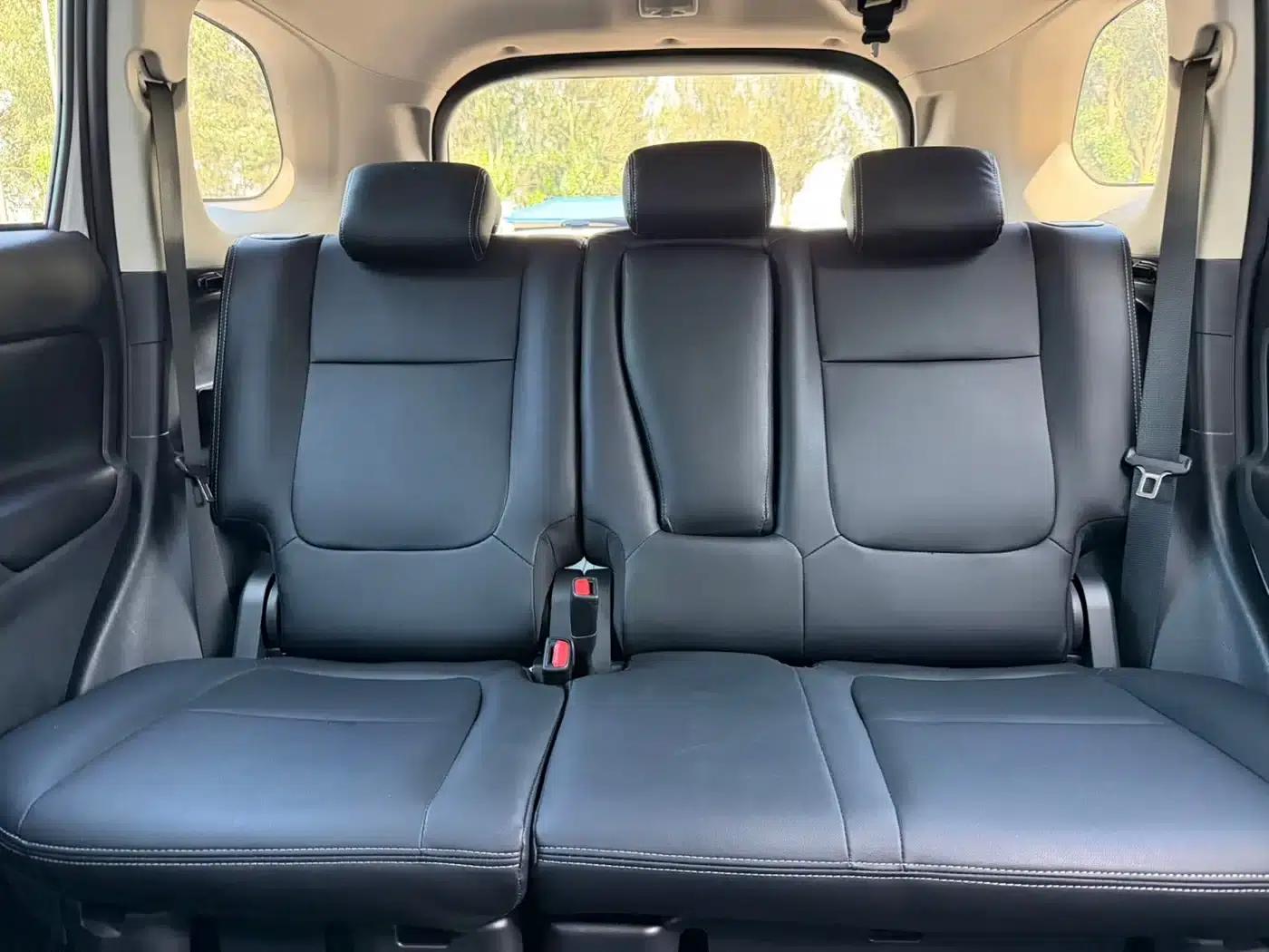 Outlander 2021 Facelift 2.0L 2WD Comfortline 5-Seater — миниатюра 12