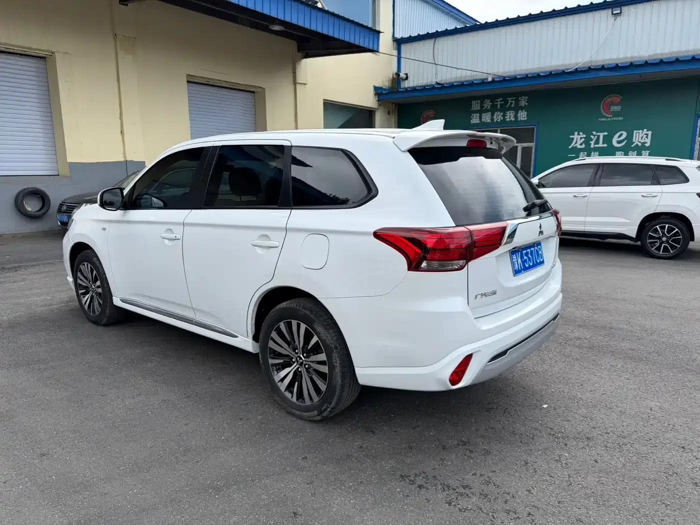 Outlander 2021 Facelift 2.0L 2WD Comfortline 5-Seater — миниатюра 6