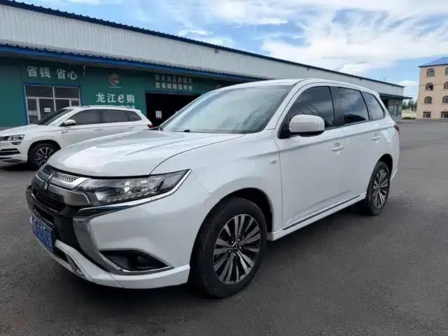 Outlander 2021 Facelift 2.0L 2WD Comfortline 5-Seater