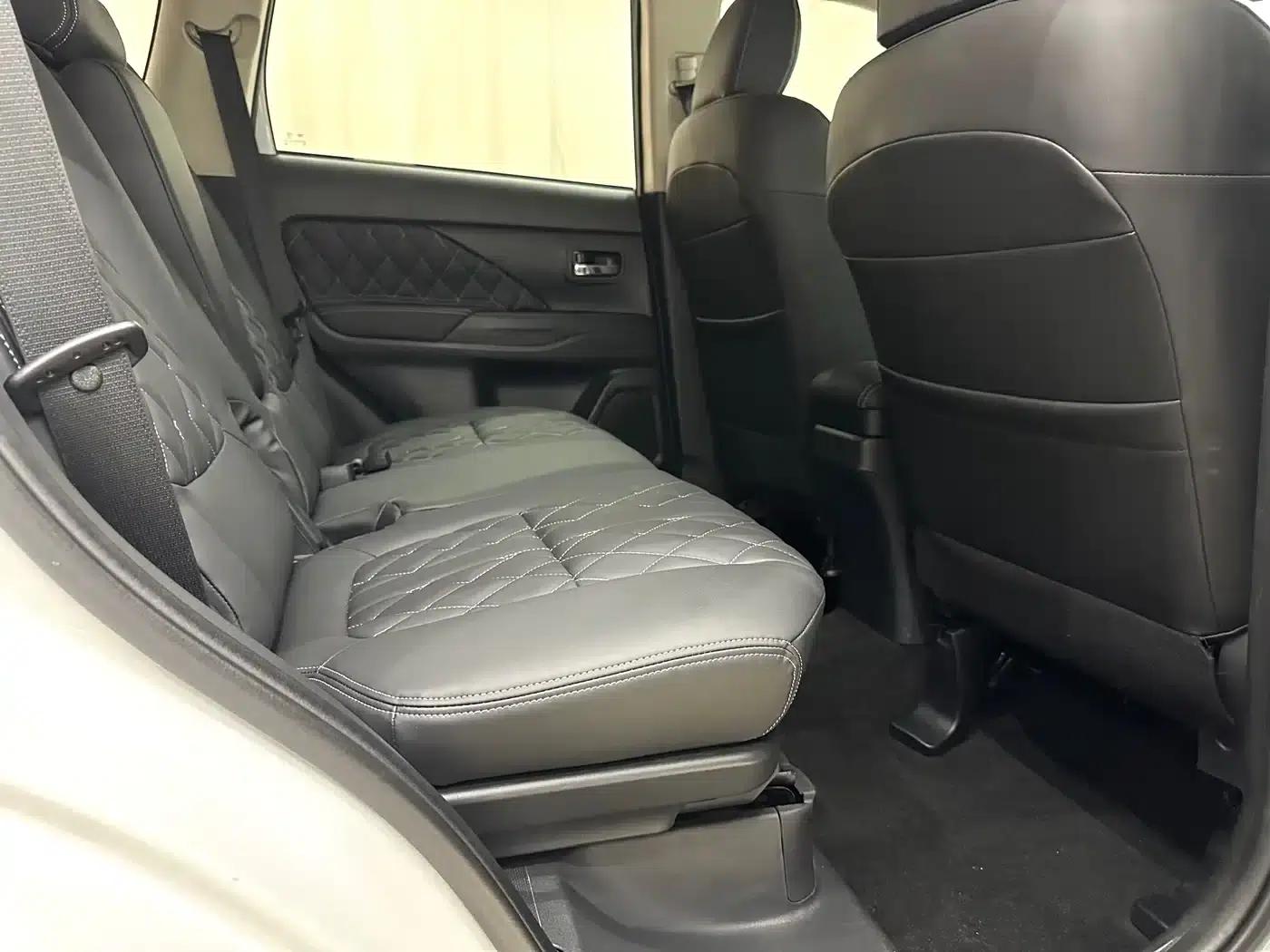 Outlander 2021 2.0L 2WD Comfortline 5-seater — миниатюра 11