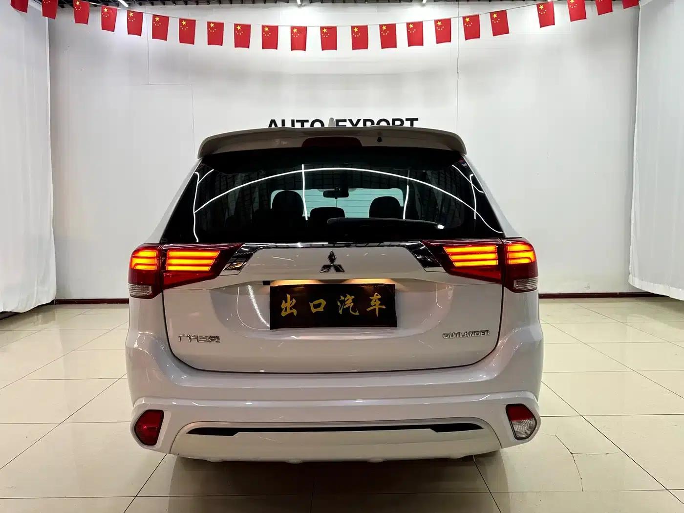 Outlander 2021 2.0L 2WD Comfortline 5-seater — миниатюра 5