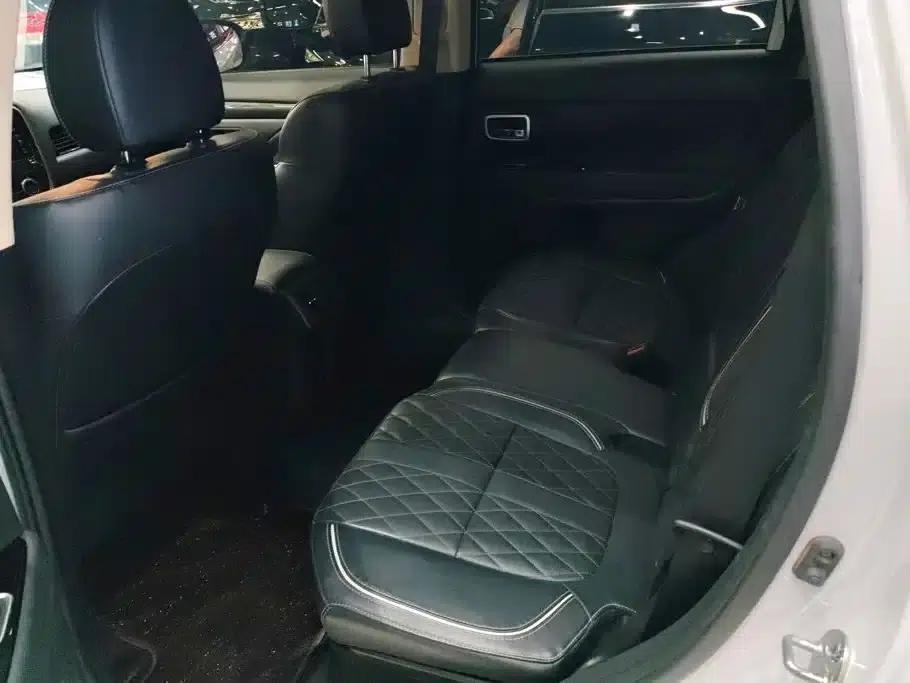Outlander 2020 2.4L 4WD Luxury Edition 5-seater — миниатюра 11