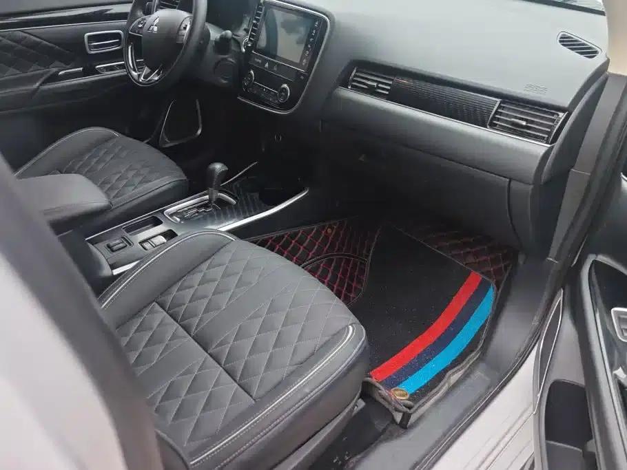 Outlander 2021 2.0L 2WD Enjoy Edition 5-seater — миниатюра 8