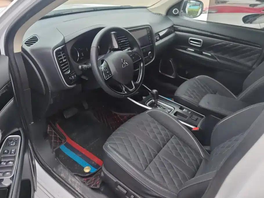 Outlander 2021 2.0L 2WD Enjoy Edition 5-seater — миниатюра 9