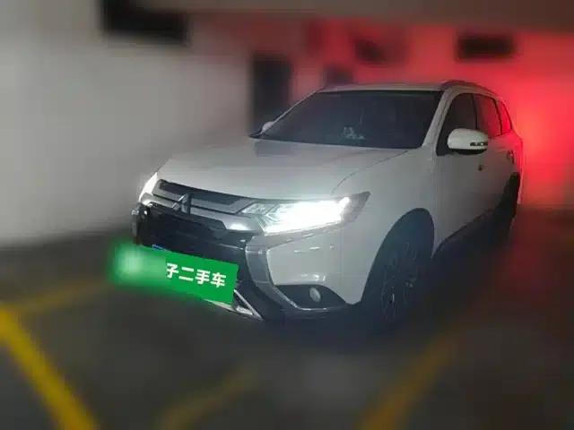 Outlander 2019 2.4L 4WD Enjoy Edition 7-seater National VI Emission Standard