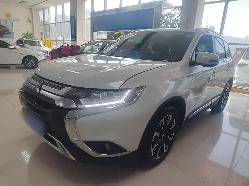 Outlander 2019 2.0L 2WD Enjoy Edition 7-seater National VI Emission Standard — миниатюра 2