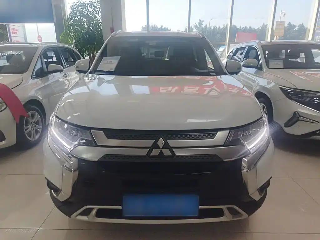 Outlander 2019 2.0L 2WD Enjoy Edition 7-seater National VI Emission Standard — миниатюра 3