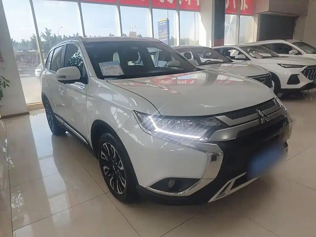 Outlander 2019 2.0L 2WD Enjoy Edition 7-seater National VI Emission Standard — миниатюра 22
