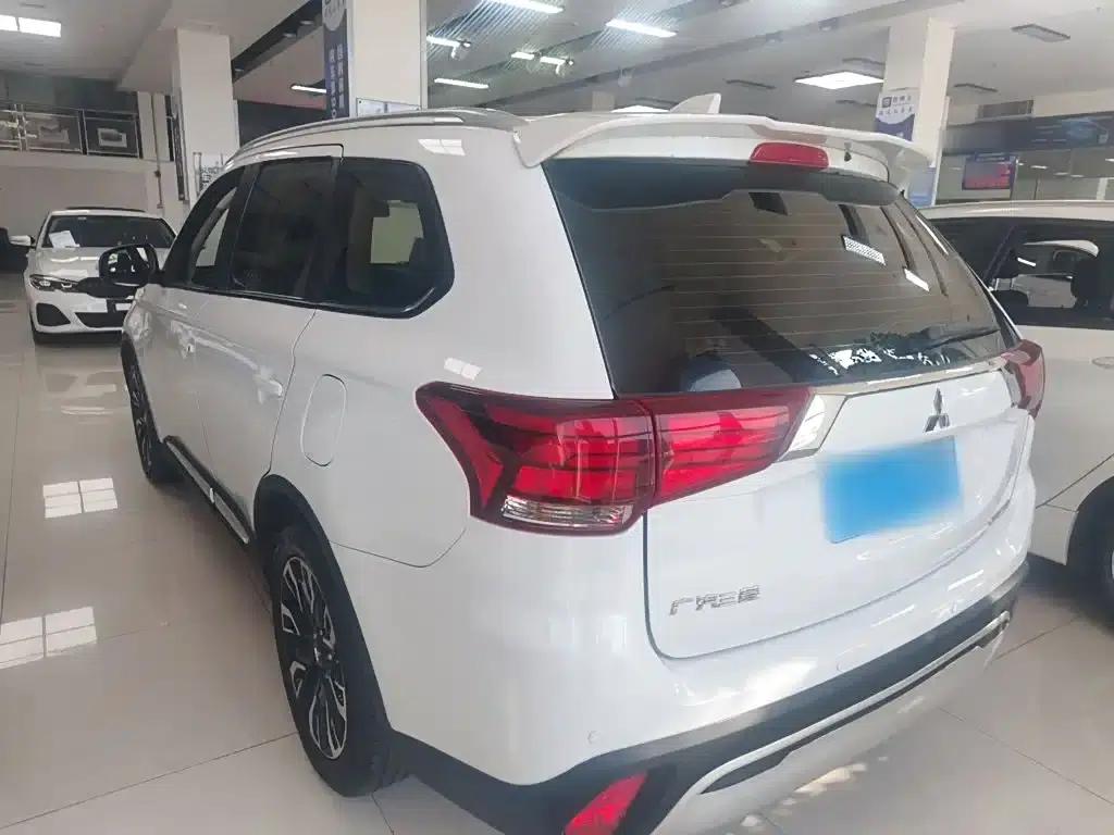 Outlander 2019 2.0L 2WD Enjoy Edition 7-seater National VI Emission Standard — миниатюра 23