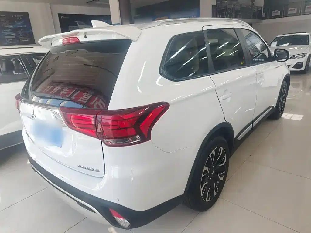 Outlander 2019 2.0L 2WD Enjoy Edition 7-seater National VI Emission Standard — миниатюра 5