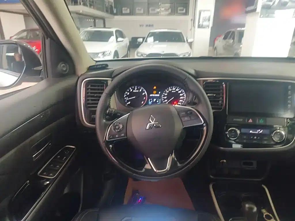 Outlander 2019 2.0L 2WD Enjoy Edition 7-seater National VI Emission Standard — миниатюра 7