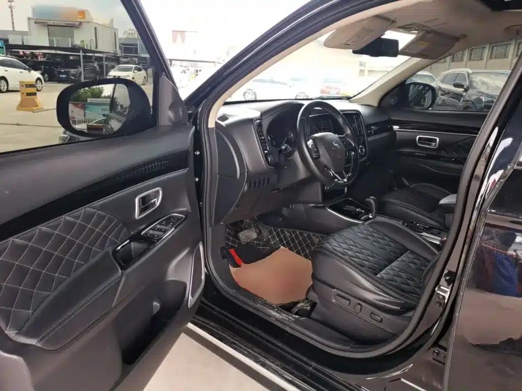 Outlander 2020 2.0L 2WD Enjoy Edition 5-seater — миниатюра 16