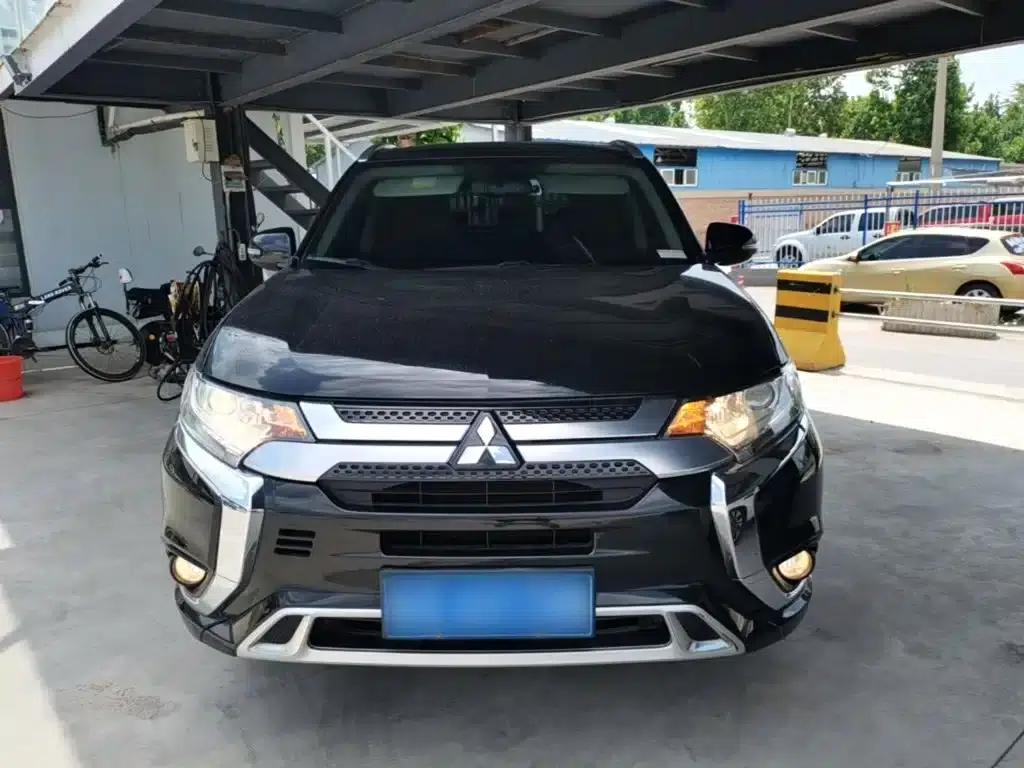 Outlander 2020 2.0L 2WD Enjoy Edition 5-seater — миниатюра 3