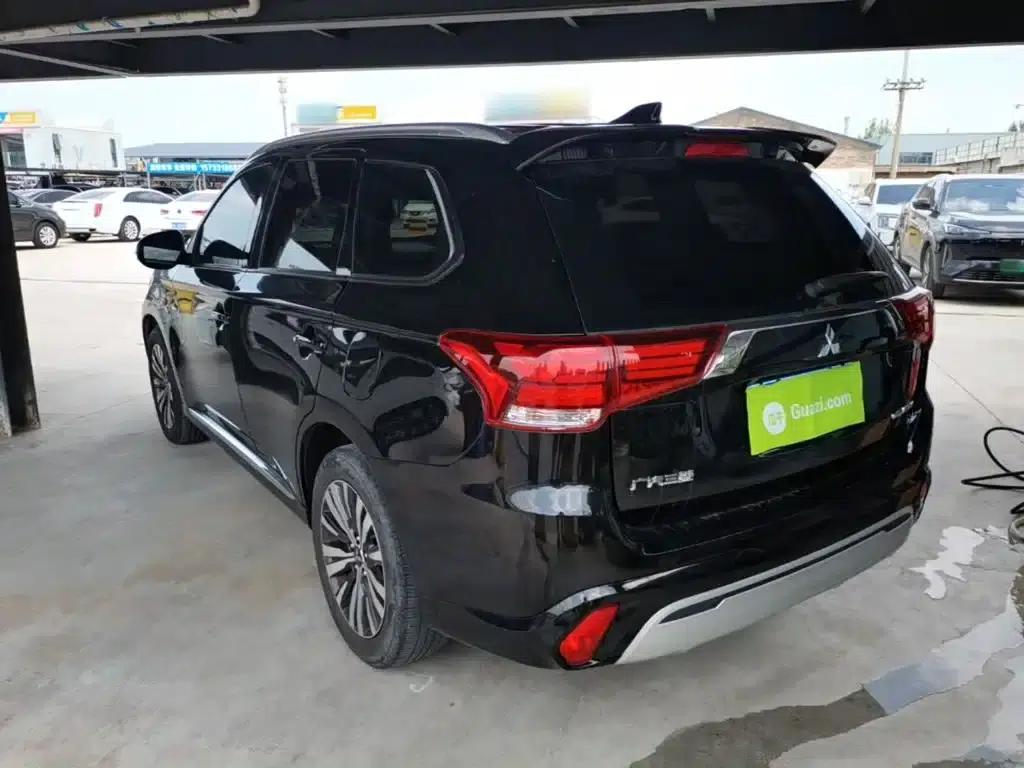 Outlander 2020 2.0L 2WD Enjoy Edition 5-seater — миниатюра 5