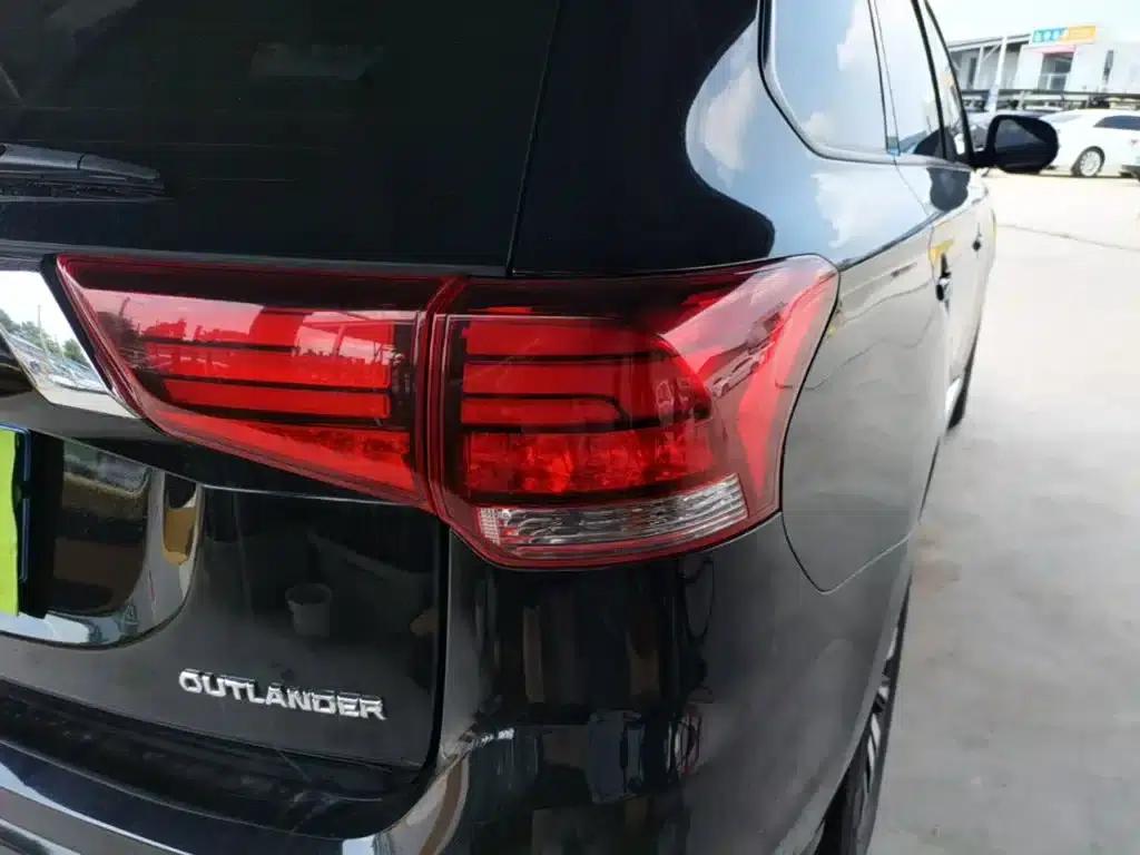 Outlander 2020 2.0L 2WD Enjoy Edition 5-seater — миниатюра 8