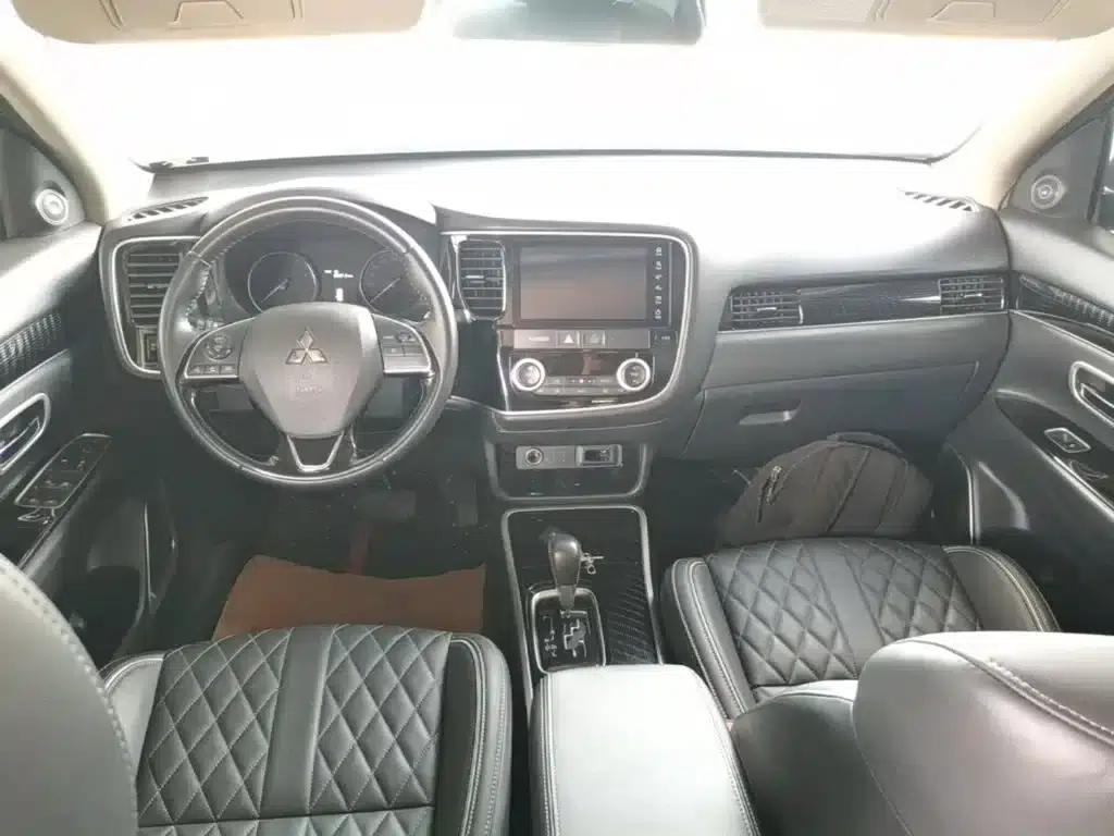 Outlander 2020 2.0L 2WD Enjoy Edition 5-seater — миниатюра 10