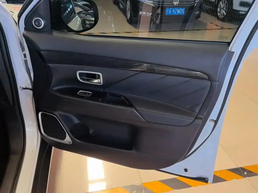 Outlander 2019 2.0L 2WD Enjoy Edition 7-seater National VI Emission Standard — миниатюра 14