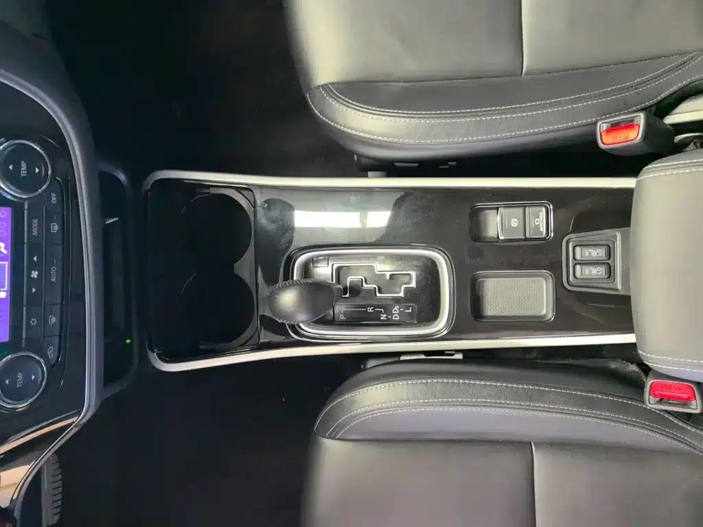 Outlander 2019 2.0L 2WD Enjoy Edition 7-seater National VI Emission Standard — миниатюра 8