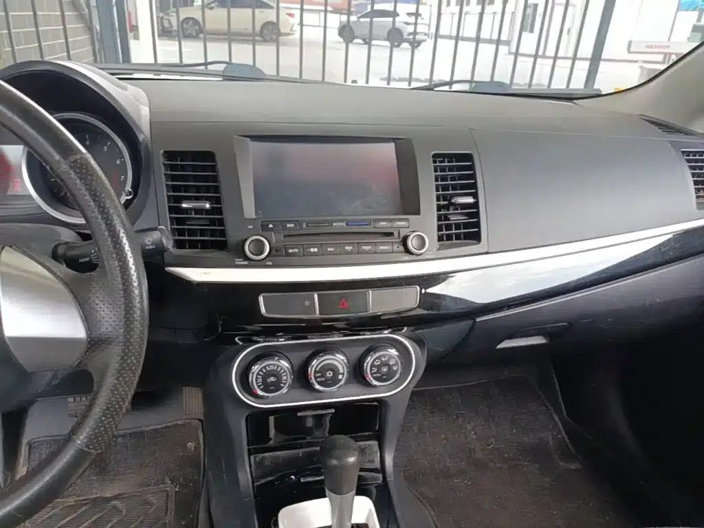 Lancer EX 2016 1.8L CVT Black and White Reissue Edition — миниатюра 13