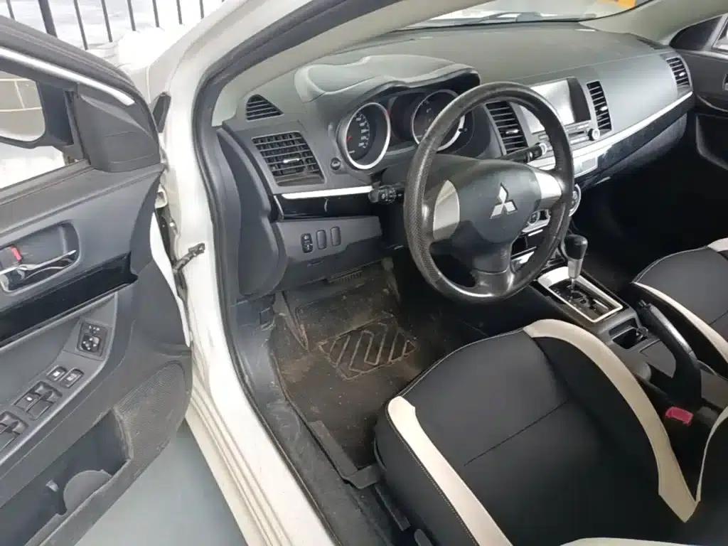 Lancer EX 2016 1.8L CVT Black and White Reissue Edition — миниатюра 16