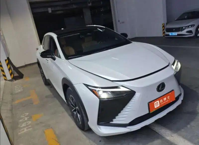 Lexus RZ 2023 450e DIRECT4 Luxury Edition — миниатюра 2