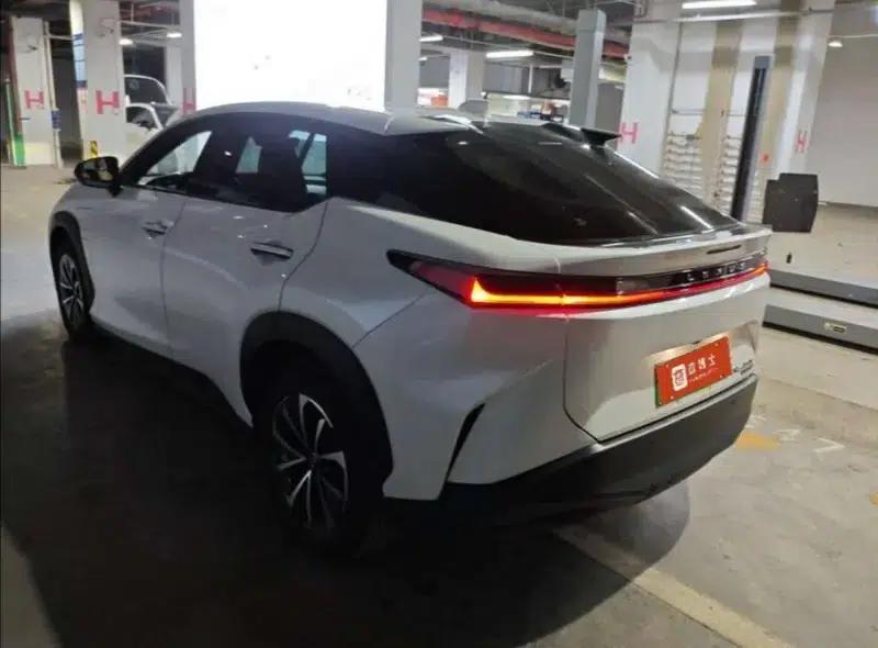 Lexus RZ 2023 450e DIRECT4 Luxury Edition — миниатюра 3