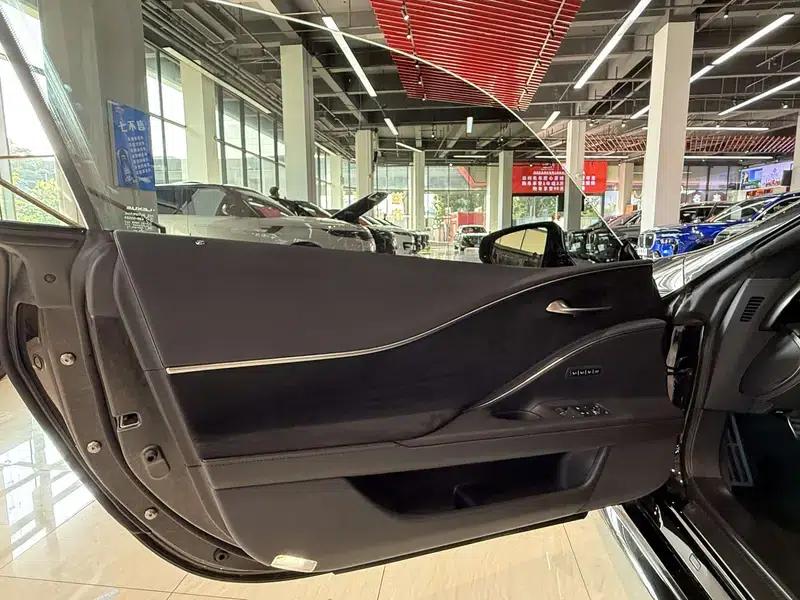 Lexus LC 2023 500h Sport Edition — миниатюра 31