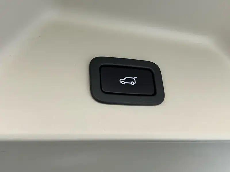 Range Rover 2022 3.0 L6 360PS Legendary Edition — миниатюра 14