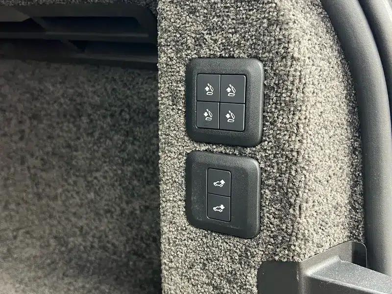 Range Rover 2022 3.0 L6 360PS Legendary Edition — миниатюра 17