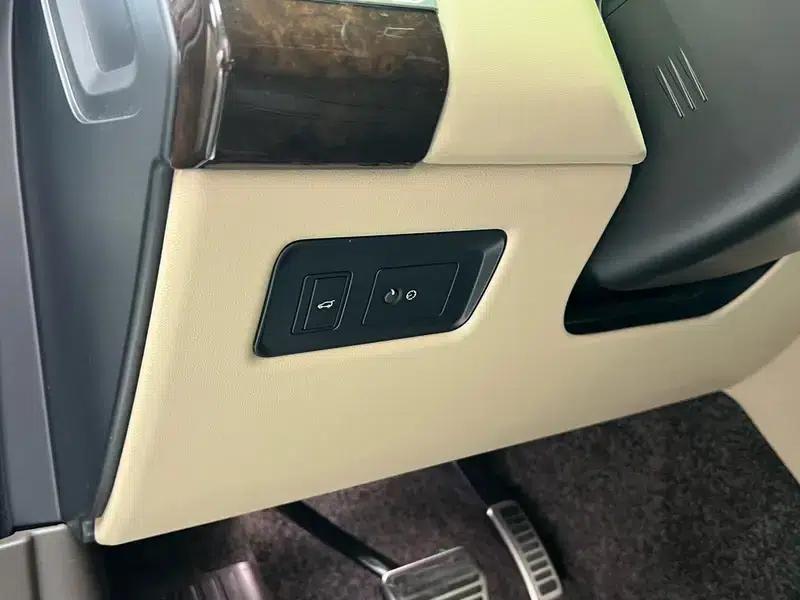 Range Rover 2022 3.0 L6 360PS Legendary Edition — миниатюра 21