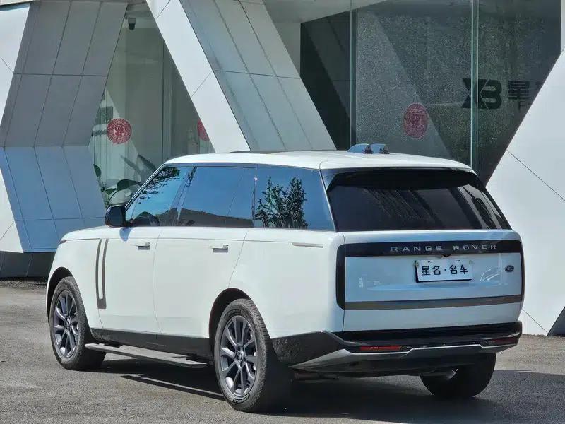 Range Rover 2023 3.0 L6 400PS Grand 7-Seat Extended Edition — миниатюра 4