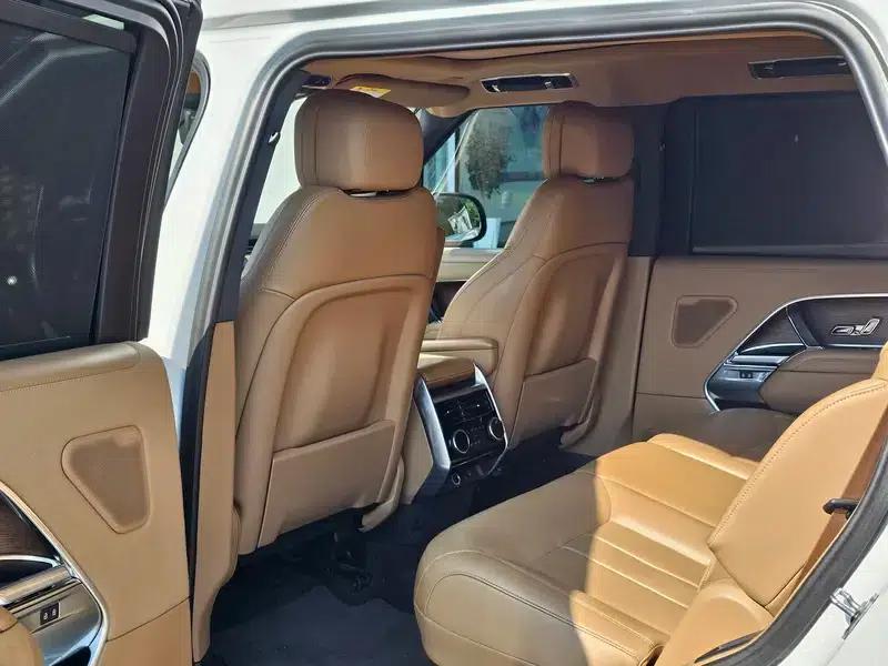 Range Rover 2023 3.0 L6 400PS Grand 7-Seat Extended Edition — миниатюра 10