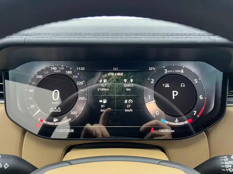 Range Rover 2025 3.0 L6 400PS Grand Long Wheelbase — миниатюра 17