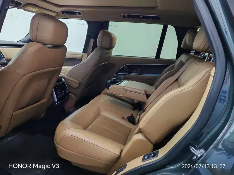 Range Rover 2024 3.0 L6 400PS Grand Long Wheelbase 7-Seater — миниатюра 11
