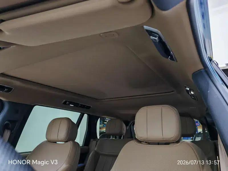Range Rover 2024 3.0 L6 400PS Grand Long Wheelbase 7-Seater — миниатюра 12