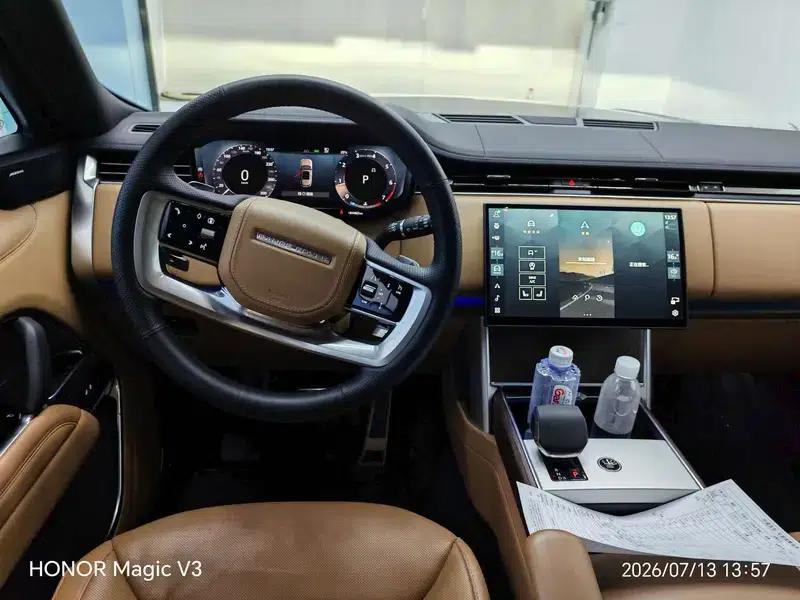 Range Rover 2024 3.0 L6 400PS Grand Long Wheelbase 7-Seater — миниатюра 8