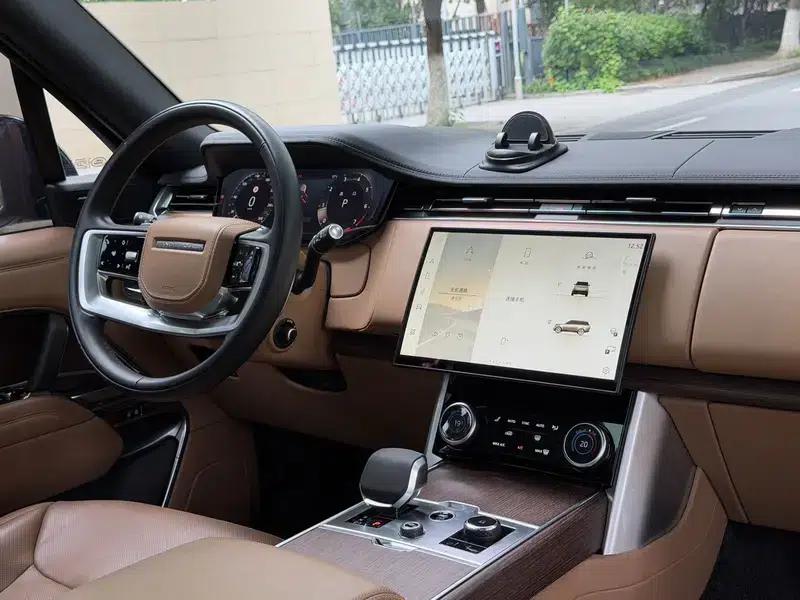 Range Rover 2023 3.0 L6 400PS Grand Long Wheelbase — миниатюра 17